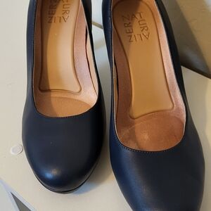 Naturalizer Women's Navy Heels